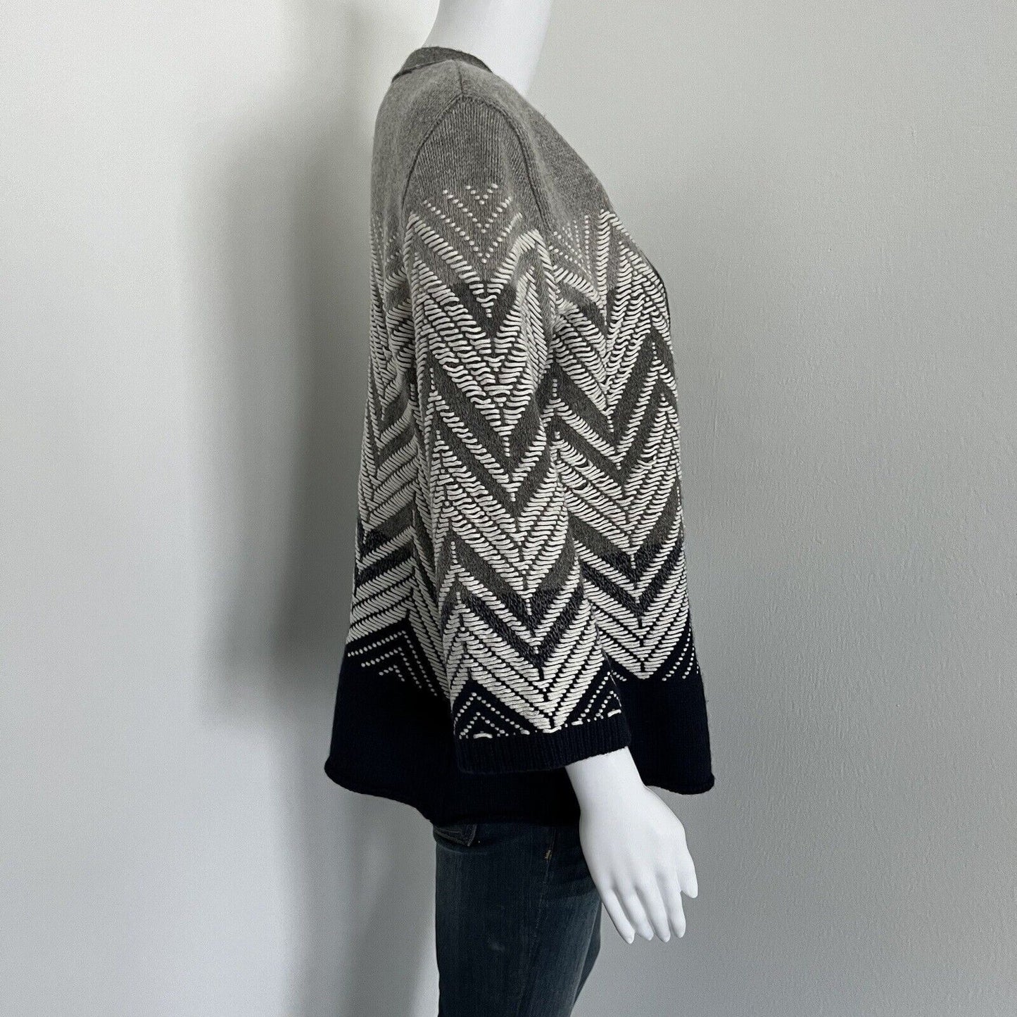 Moth Anthropologie Women's Cardigan Size M Navy Gray Chevron Pattern Open Wool