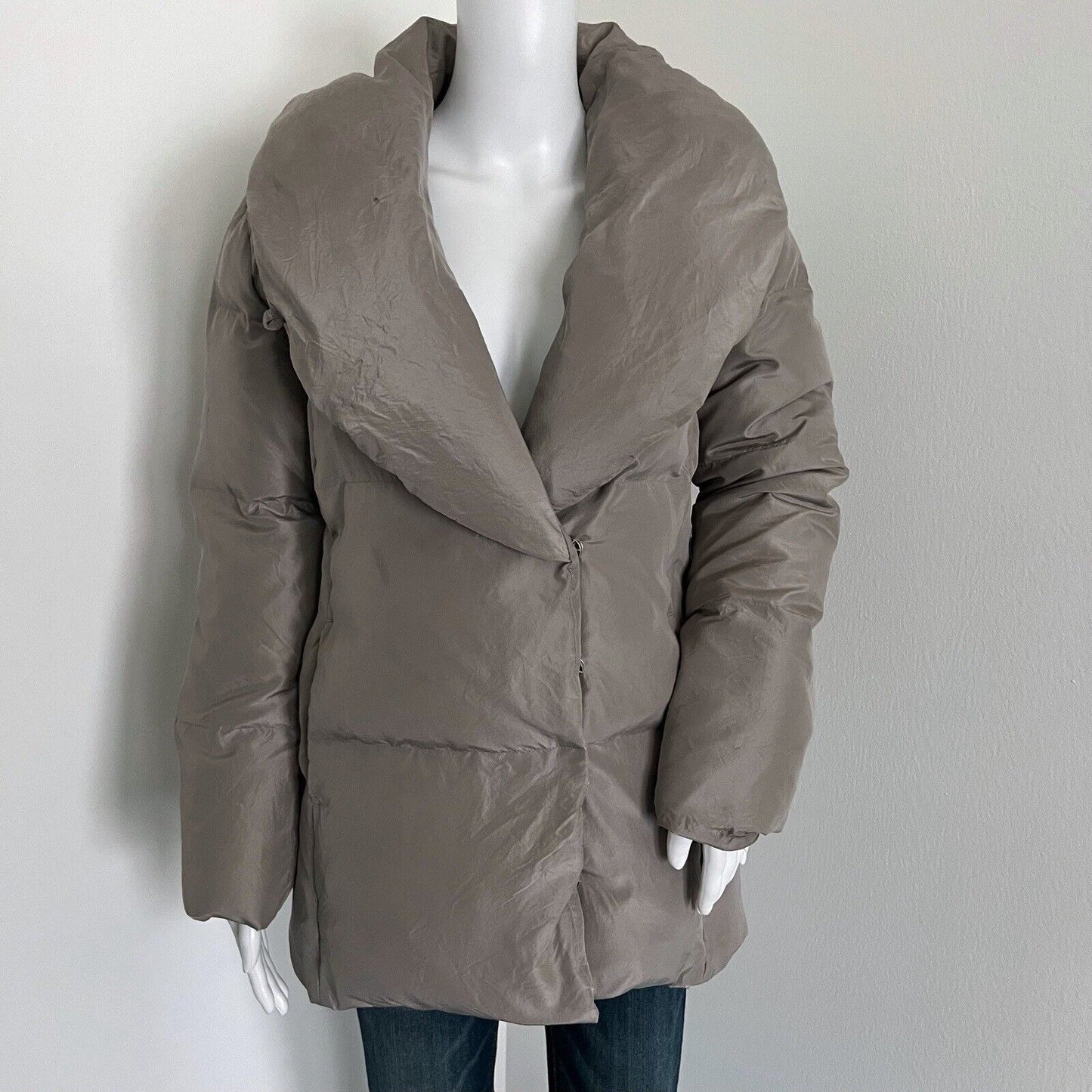 Club Monaco Women Silk Ramona Puffer Jacket Size S Down Taupe Gray Open Pockets