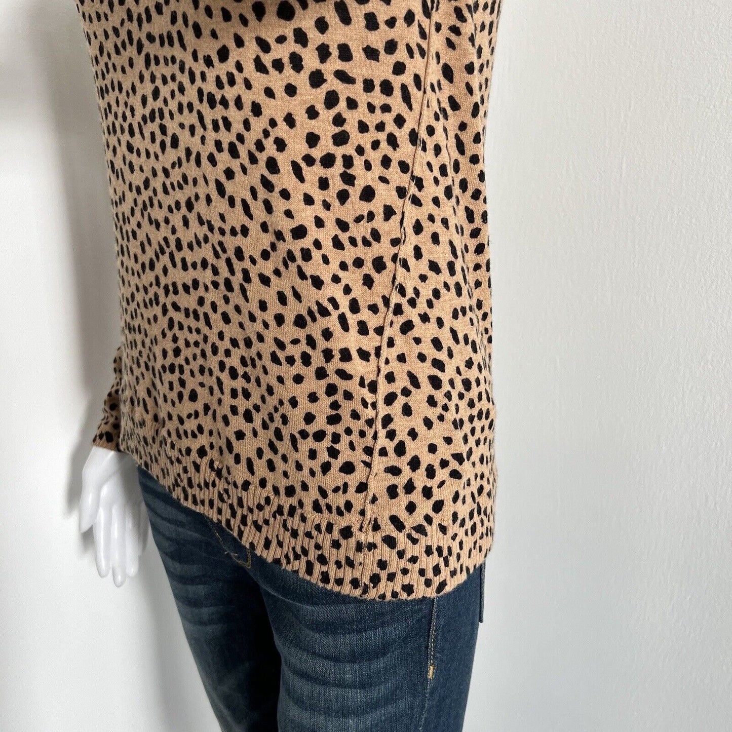 ATM Women's Leopard Spot Sweater Size XS Camel Black Vneck Cotton Cashmere