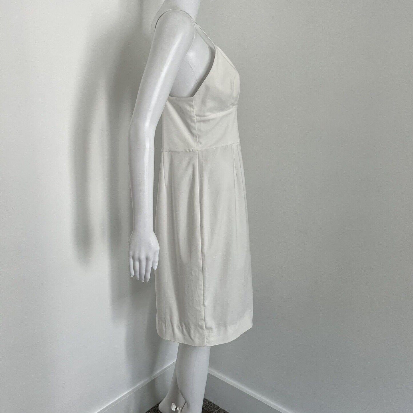 L'Agence Sexy White Cocktail Dress Size 10 Spaghetti Strap Vneck Knee Length