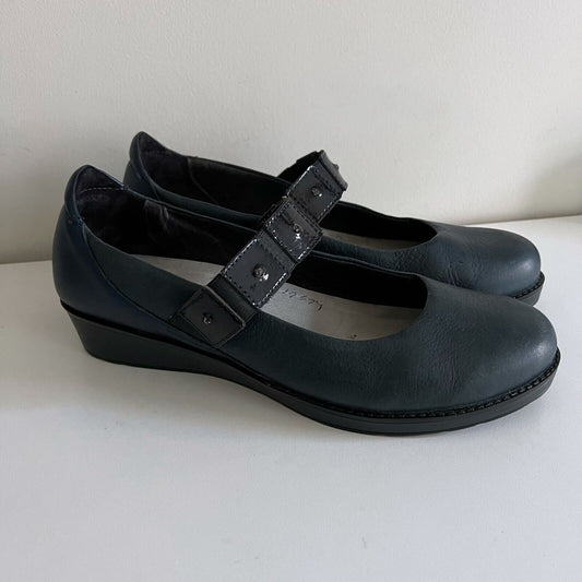 Naot Women's Honesty Shoes Size 38 8 Ink Navy Blue Leather Mary Jane Israel