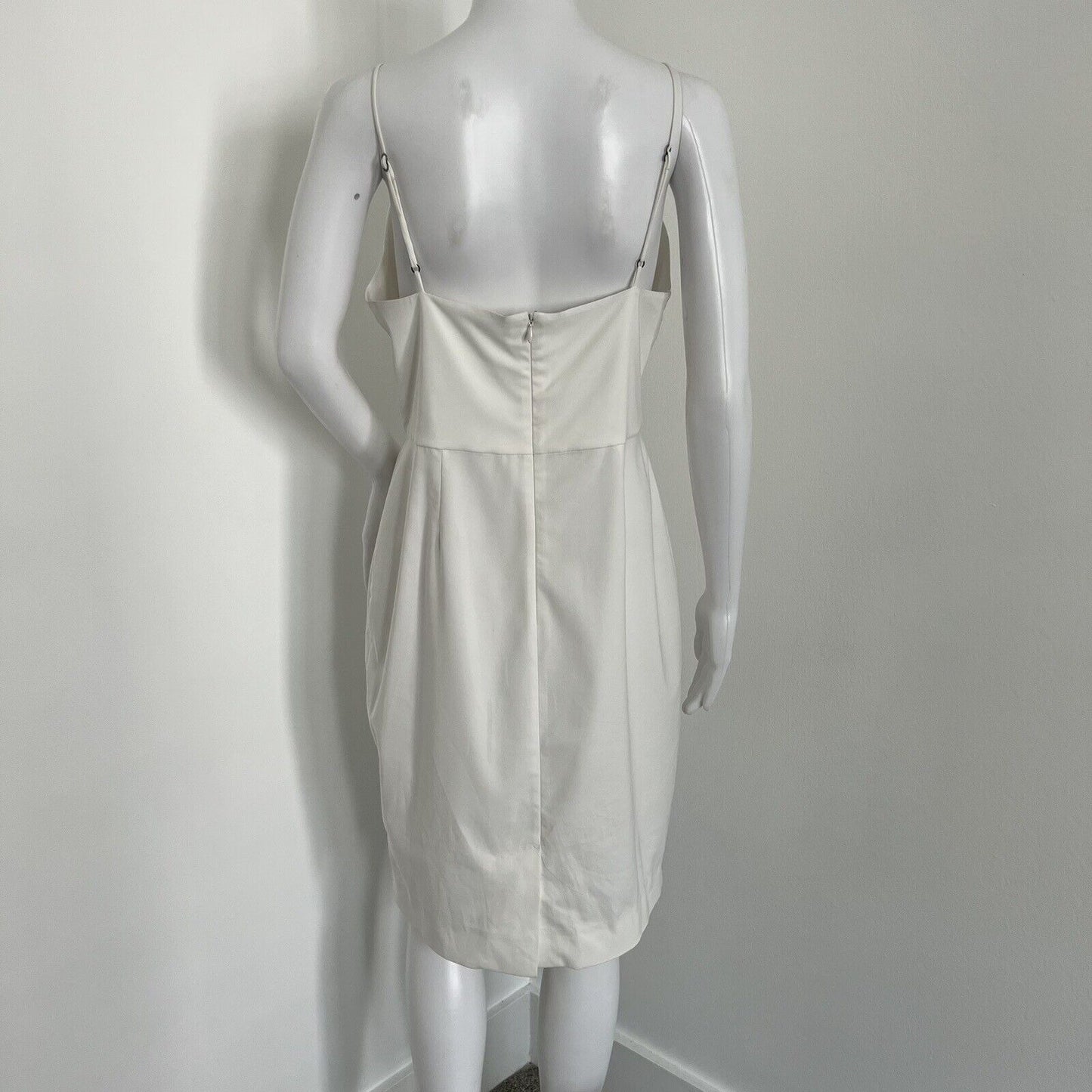 L'Agence Sexy White Cocktail Dress Size 10 Spaghetti Strap Vneck Knee Length