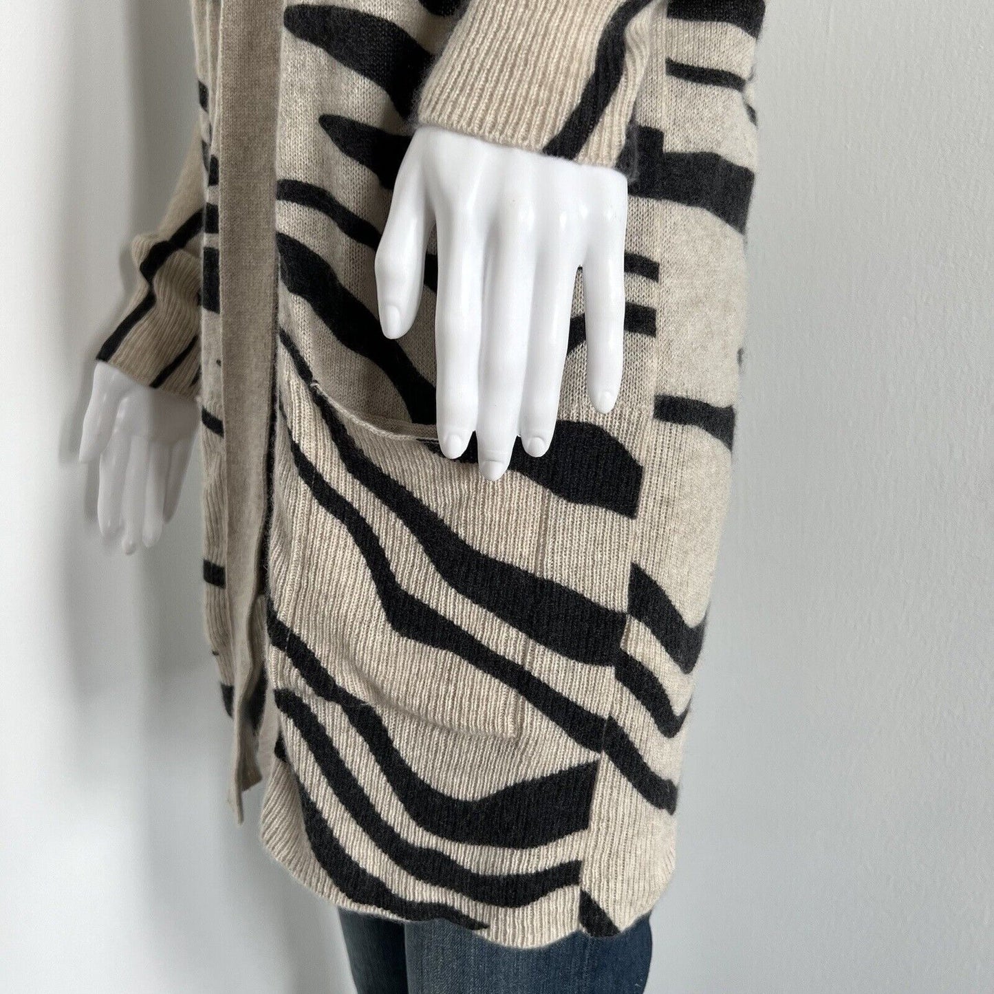 Brochu Walker Women's Maxine Zebra Print Cardigan Size S 100% Cashmere Beige