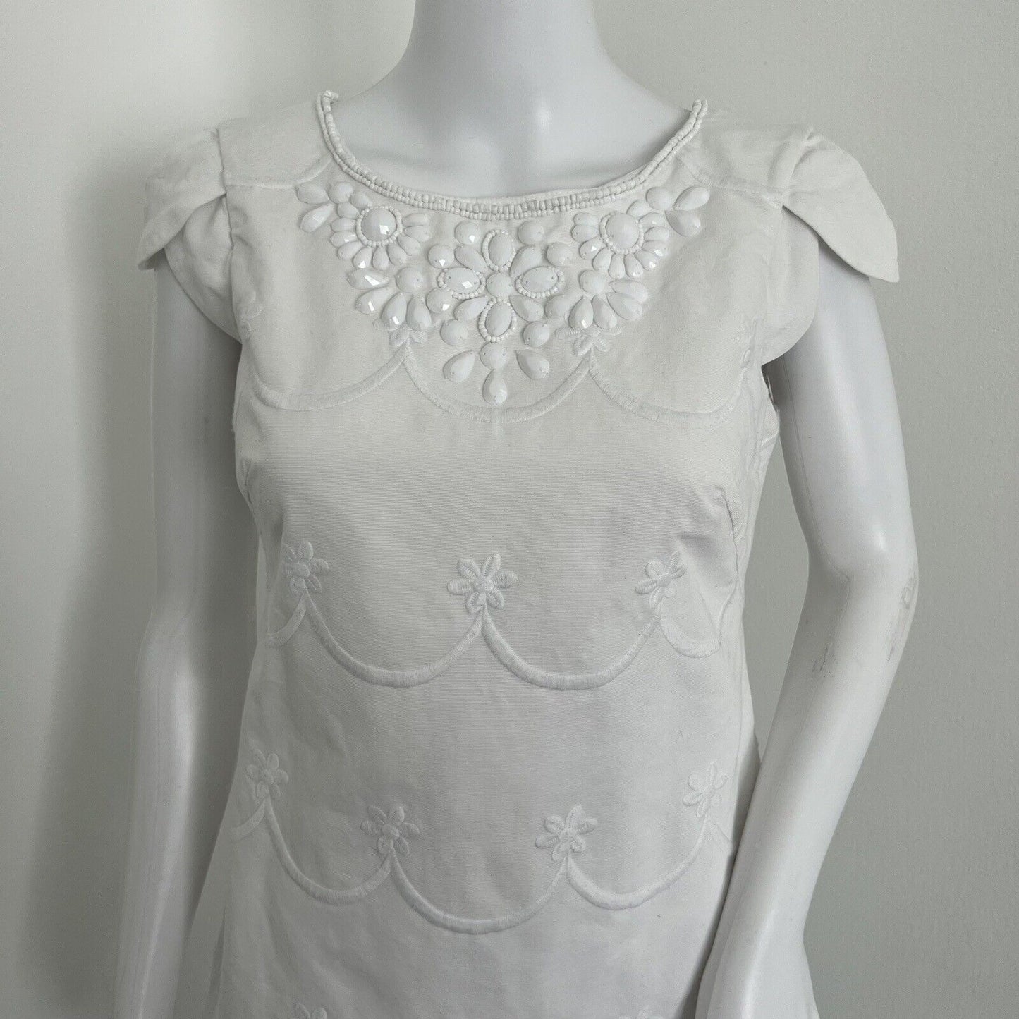 Lilly Pulitzer Pearse Dress Size 2 White Cap Sleeve Beaded Embroidered Cotton