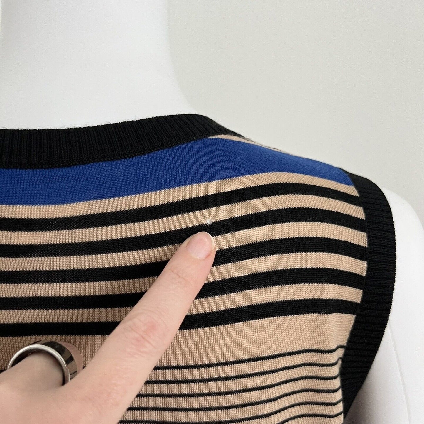 Akris Punto Sleeveless Top Size 12 44 100% Wool Blue Black Striped Colorblock